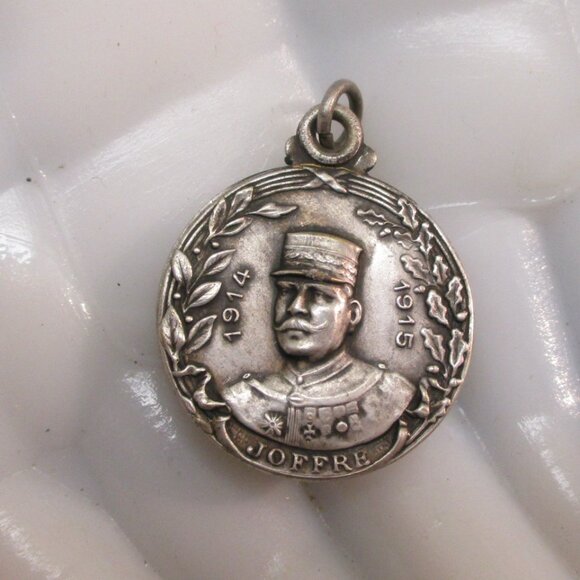 WWI French General Joseph Joffre Medal Locket ~ ANTIQUE Silver Slide Locket - Picture 4 of 13